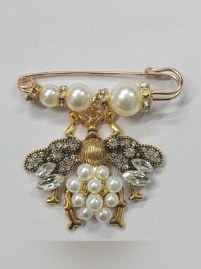 ✨Regal Gold-Tone Pearl & Crystal Bee Brooch Pin - White Pearls